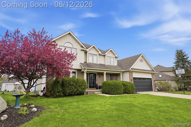 1044 Lincoln Drive, Brighton, MI 48116