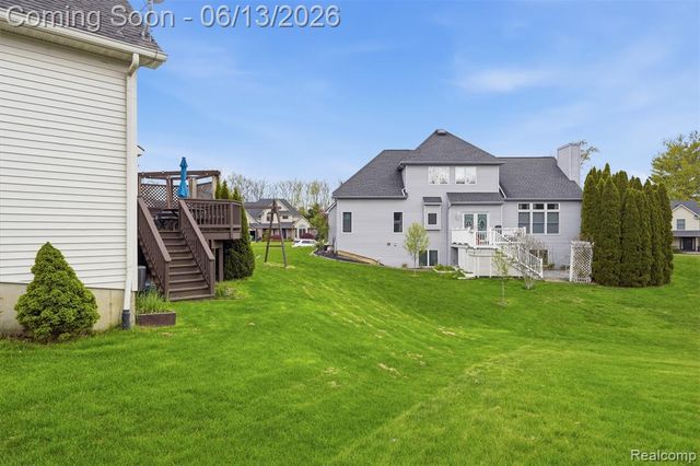 1044 Lincoln Drive, Brighton, MI 48116