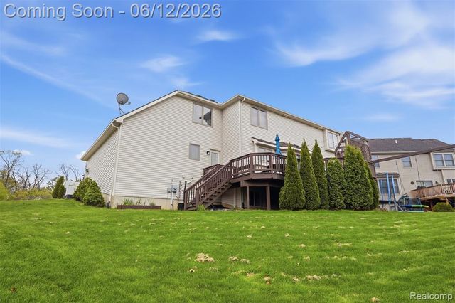 1044 Lincoln Drive, Brighton, MI 48116