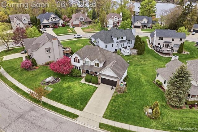 1044 Lincoln Drive, Brighton, MI 48116