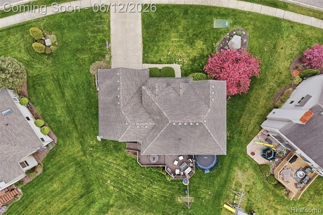 1044 Lincoln Drive, Brighton, MI 48116