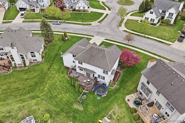 1044 Lincoln Drive, Brighton, MI 48116