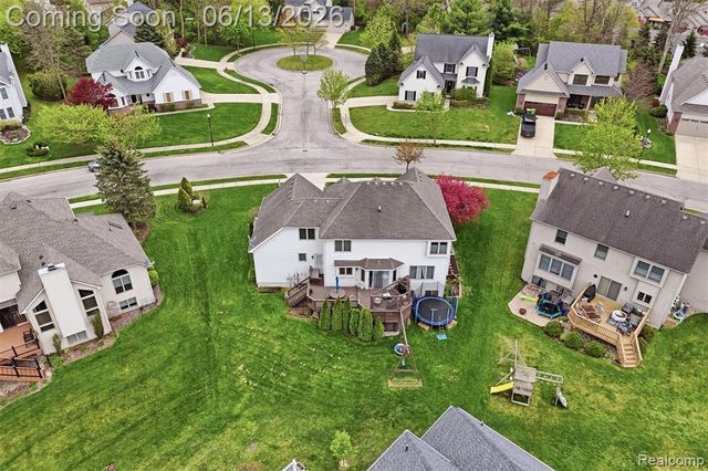 1044 Lincoln Drive, Brighton, MI 48116