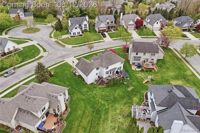 1044 Lincoln Drive, Brighton, MI 48116