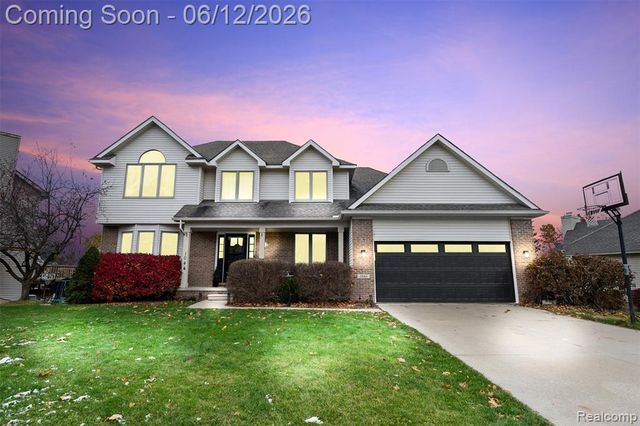 1044 Lincoln Drive, Brighton, MI 48116