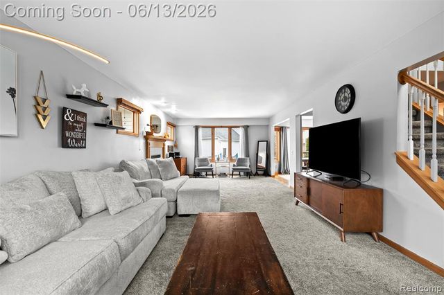 1044 Lincoln Drive, Brighton, MI 48116