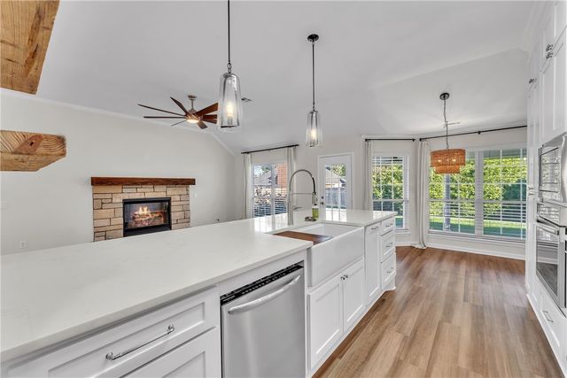 3605 W Center Street, Rogers, AR 72756