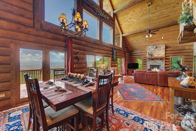 92 Falcons Peak Lane, Whittier, NC 28789