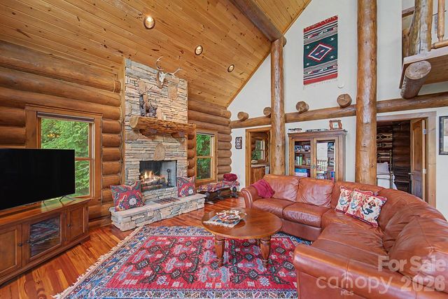 92 Falcons Peak Lane, Whittier, NC 28789