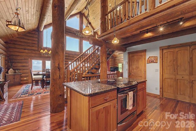 92 Falcons Peak Lane, Whittier, NC 28789