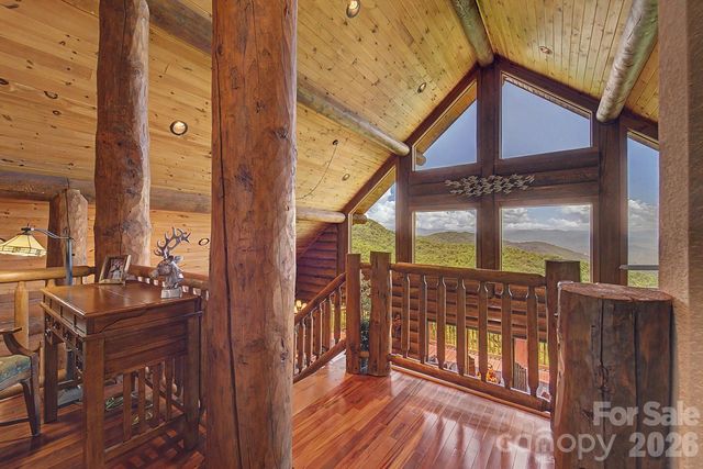92 Falcons Peak Lane, Whittier, NC 28789