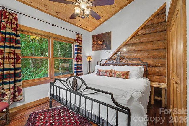 92 Falcons Peak Lane, Whittier, NC 28789