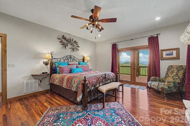 92 Falcons Peak Lane, Whittier, NC 28789