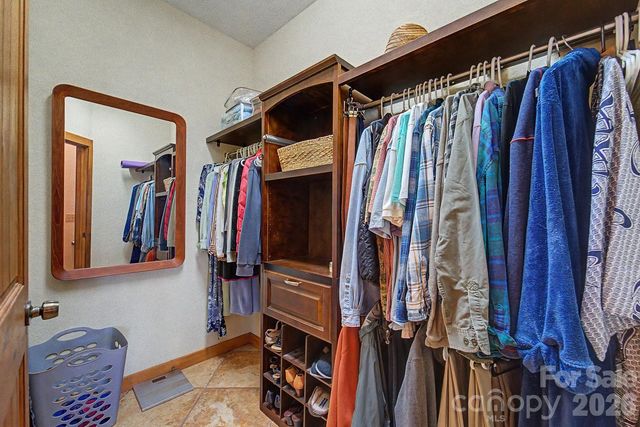 92 Falcons Peak Lane, Whittier, NC 28789