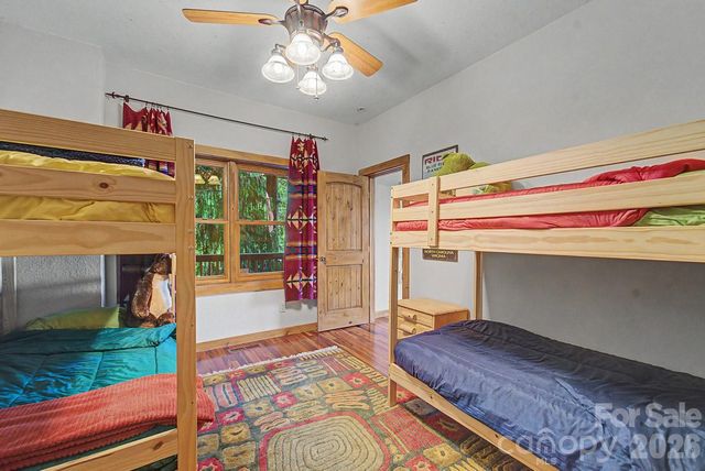 92 Falcons Peak Lane, Whittier, NC 28789