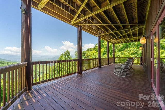92 Falcons Peak Lane, Whittier, NC 28789