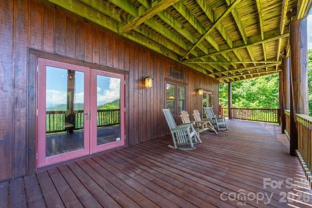 92 Falcons Peak Lane, Whittier, NC 28789