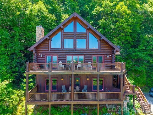 92 Falcons Peak Lane, Whittier, NC 28789