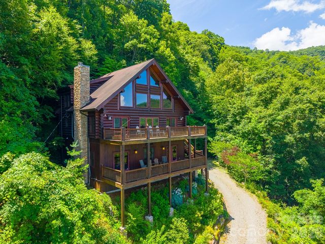 92 Falcons Peak Lane, Whittier, NC 28789