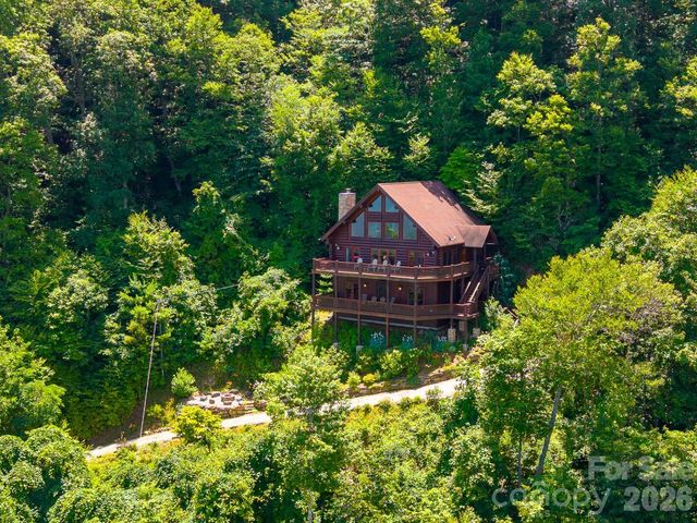 92 Falcons Peak Lane, Whittier, NC 28789