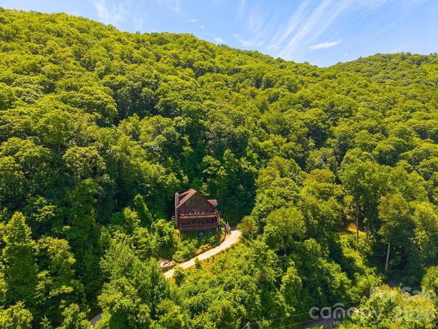 92 Falcons Peak Lane, Whittier, NC 28789