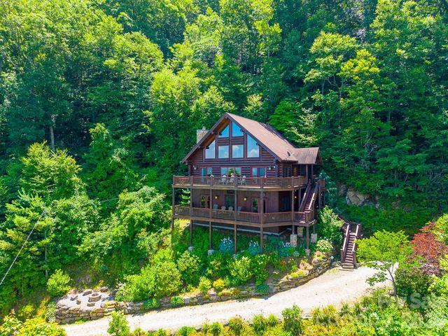 92 Falcons Peak Lane, Whittier, NC 28789