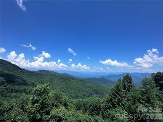 92 Falcons Peak Lane, Whittier, NC 28789