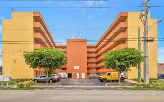 2735 W 52nd St 402, Hialeah, FL 33016