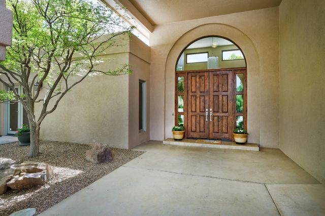 11240 Country Club NE, Albuquerque, NM 87111