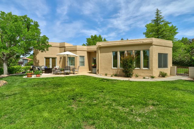11240 Country Club NE, Albuquerque, NM 87111