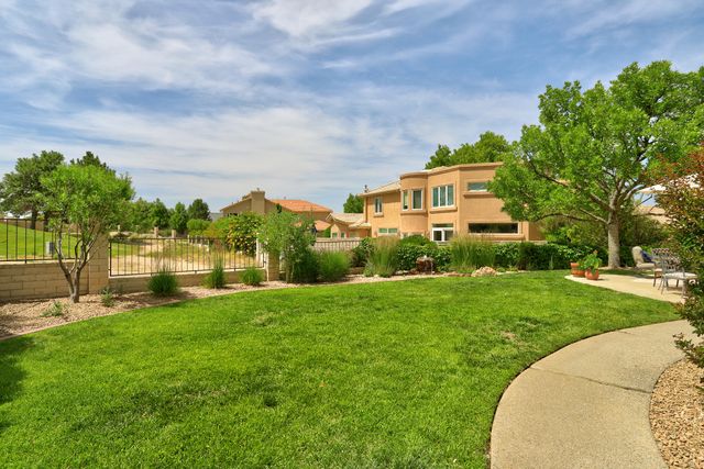11240 Country Club NE, Albuquerque, NM 87111
