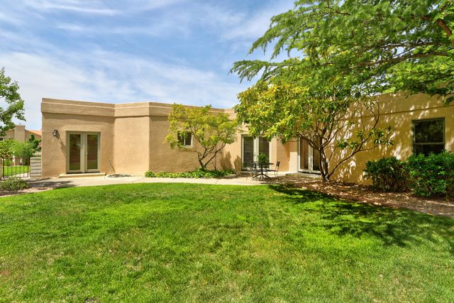 11240 Country Club NE, Albuquerque, NM 87111