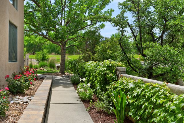 11240 Country Club NE, Albuquerque, NM 87111