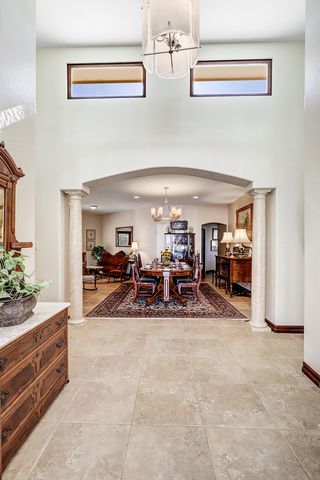 11240 Country Club NE, Albuquerque, NM 87111