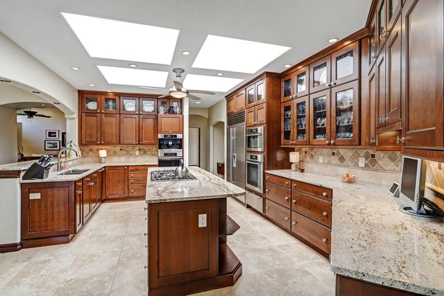 11240 Country Club NE, Albuquerque, NM 87111