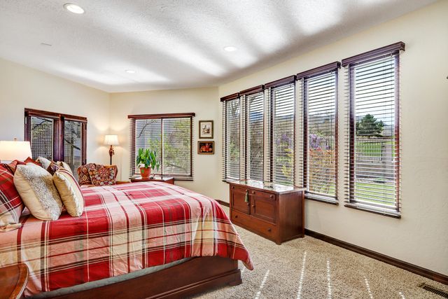 11240 Country Club NE, Albuquerque, NM 87111