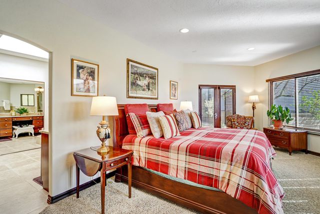 11240 Country Club NE, Albuquerque, NM 87111