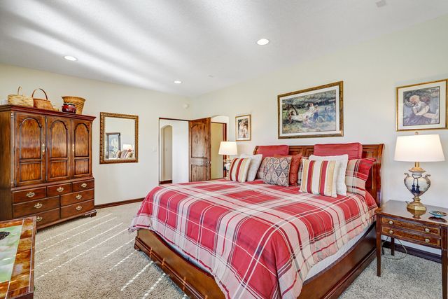 11240 Country Club NE, Albuquerque, NM 87111