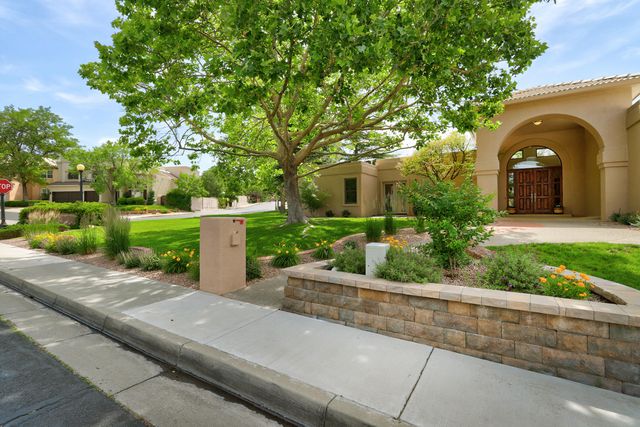 11240 Country Club NE, Albuquerque, NM 87111
