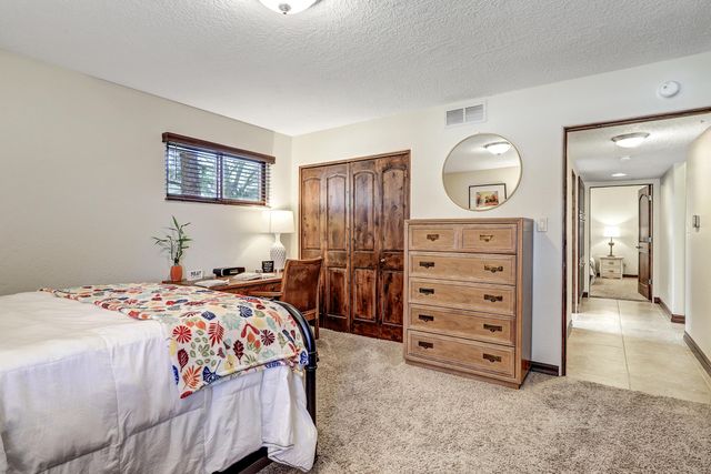 11240 Country Club NE, Albuquerque, NM 87111