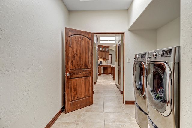 11240 Country Club NE, Albuquerque, NM 87111