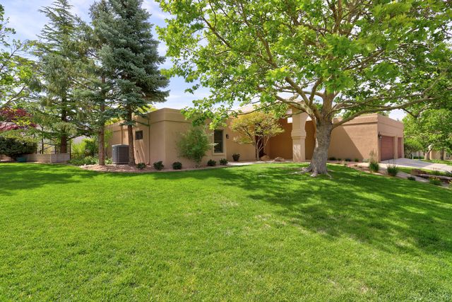 11240 Country Club NE, Albuquerque, NM 87111