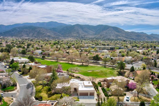 11240 Country Club NE, Albuquerque, NM 87111