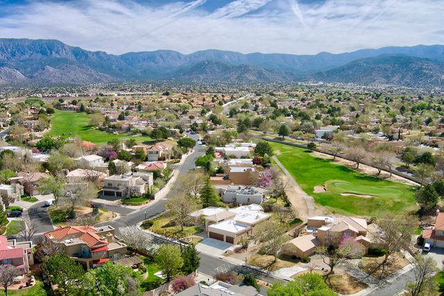 11240 Country Club NE, Albuquerque, NM 87111