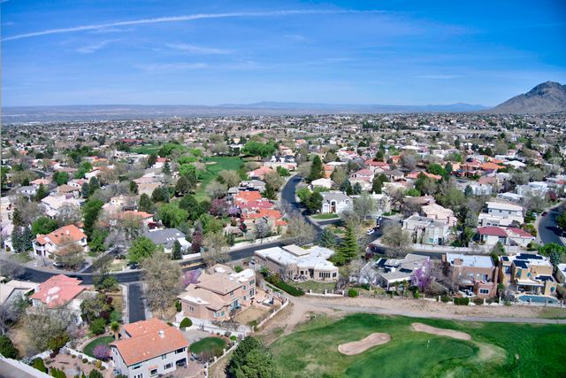 11240 Country Club NE, Albuquerque, NM 87111