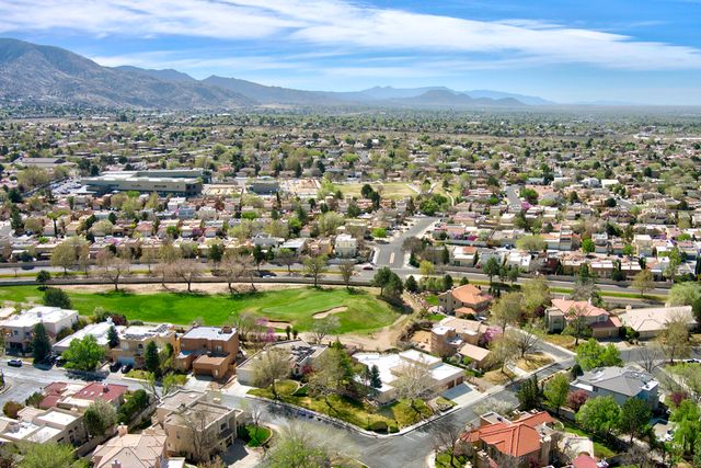 11240 Country Club NE, Albuquerque, NM 87111