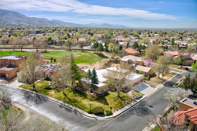 11240 Country Club NE, Albuquerque, NM 87111