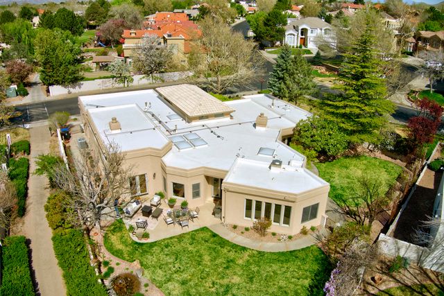 11240 Country Club NE, Albuquerque, NM 87111