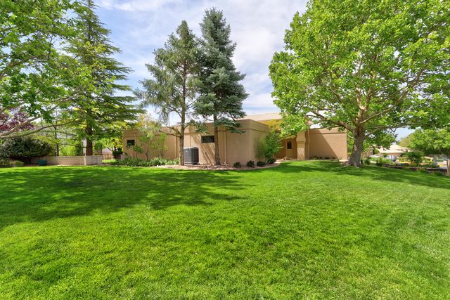 11240 Country Club NE, Albuquerque, NM 87111