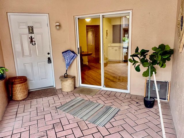7237 S DEVON Drive 110, Tamarac, FL 33321
